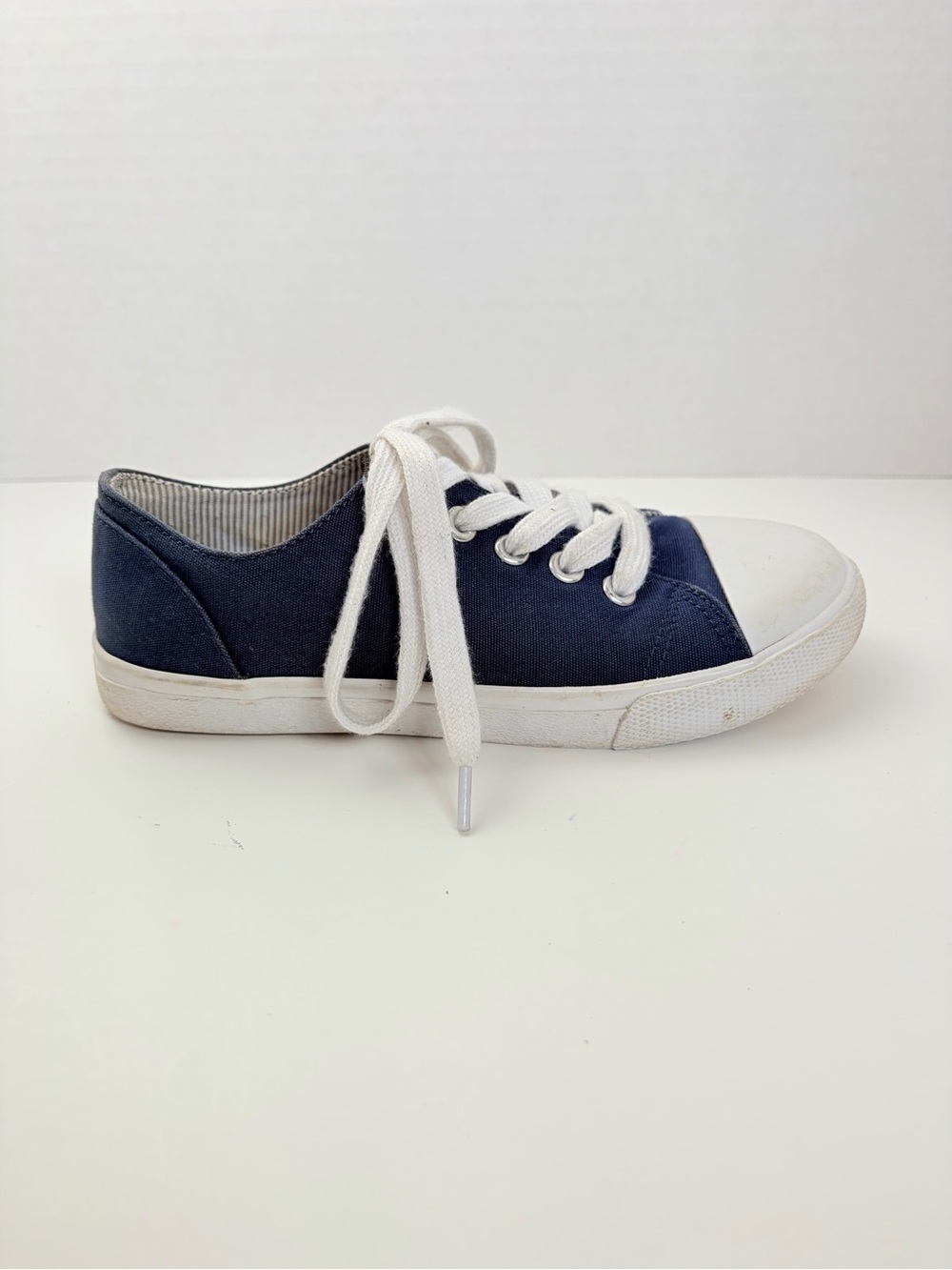 Cat And Jack Sneakers Canvas Lace Up School Uniform Shoes Navy Blue Kids Size 1